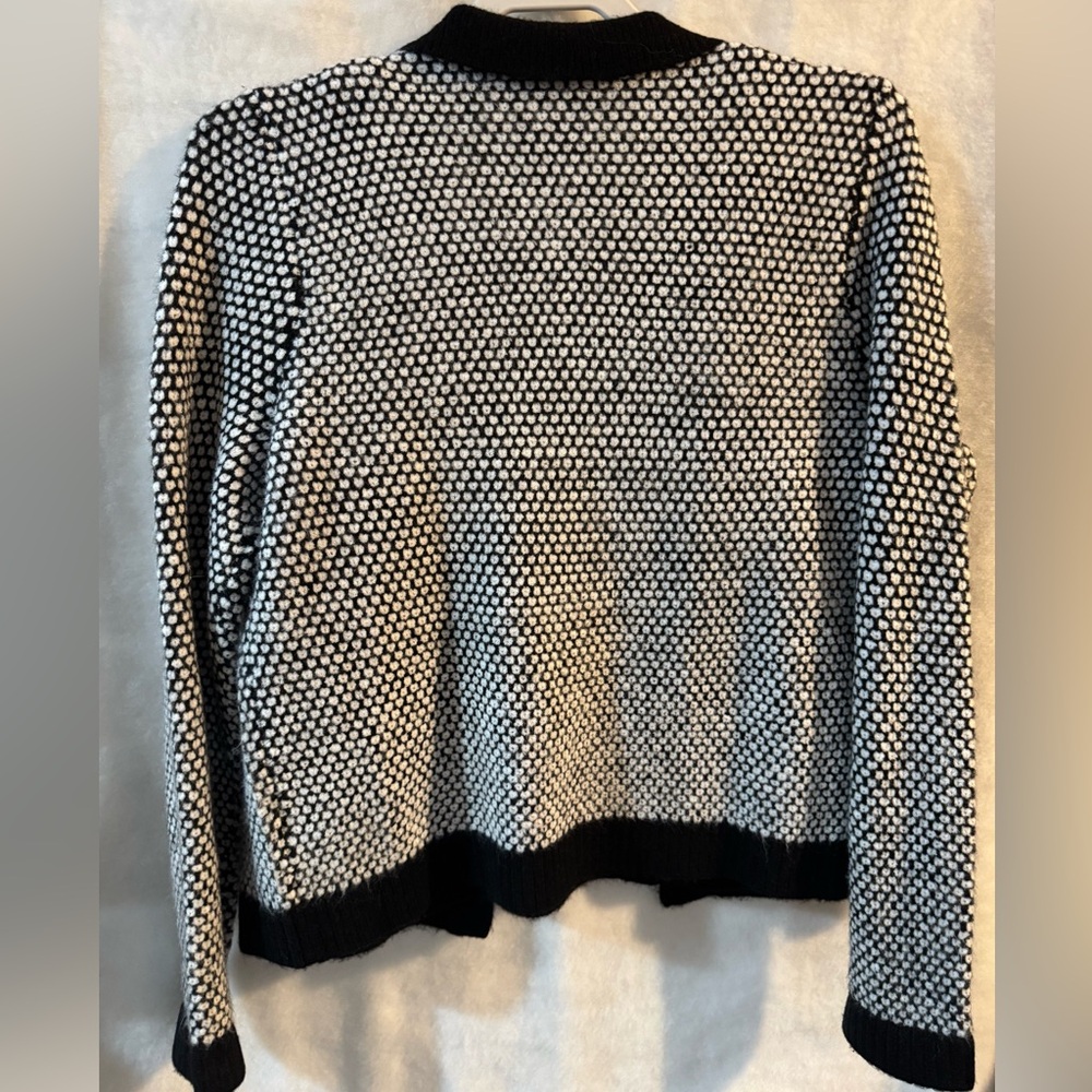Lilly Pulitzer 2 Piece Sweater Set - Picture 4 of 10